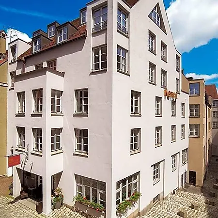 Am Rathaus Otel 3*