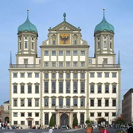 Am Rathaus 3*