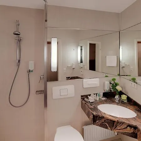 Am Rathaus Otel 3*