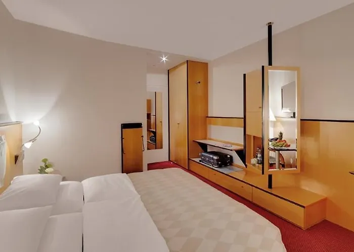 Hotel Am Rathaus Augsburgo